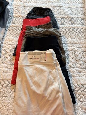 Lot of 5 women’s athletic skorts, all size medium.